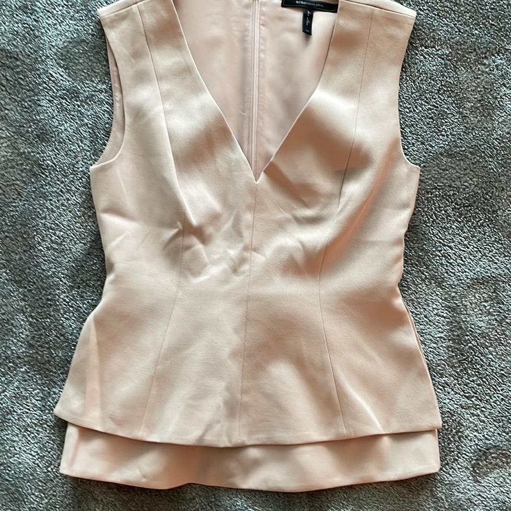 BCBG Maxazria Top in dusty rose